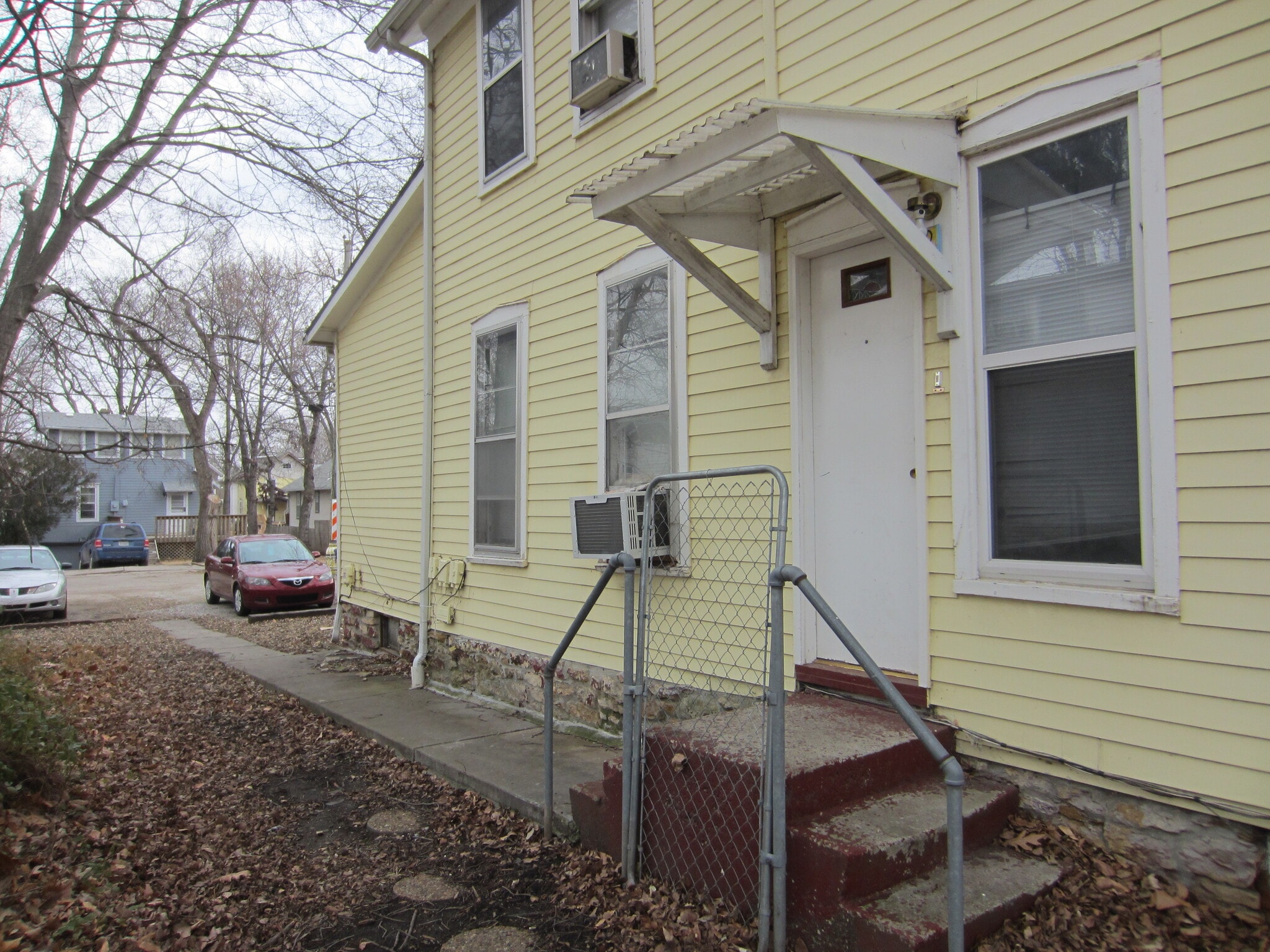 Building Photo - 1324 Vermont St