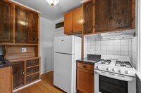 Building Photo - Large One Bedroom in Andersonville