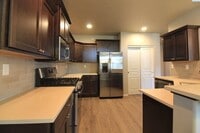 Building Photo - 3 Bed/2 Bath West Pasco Rambler