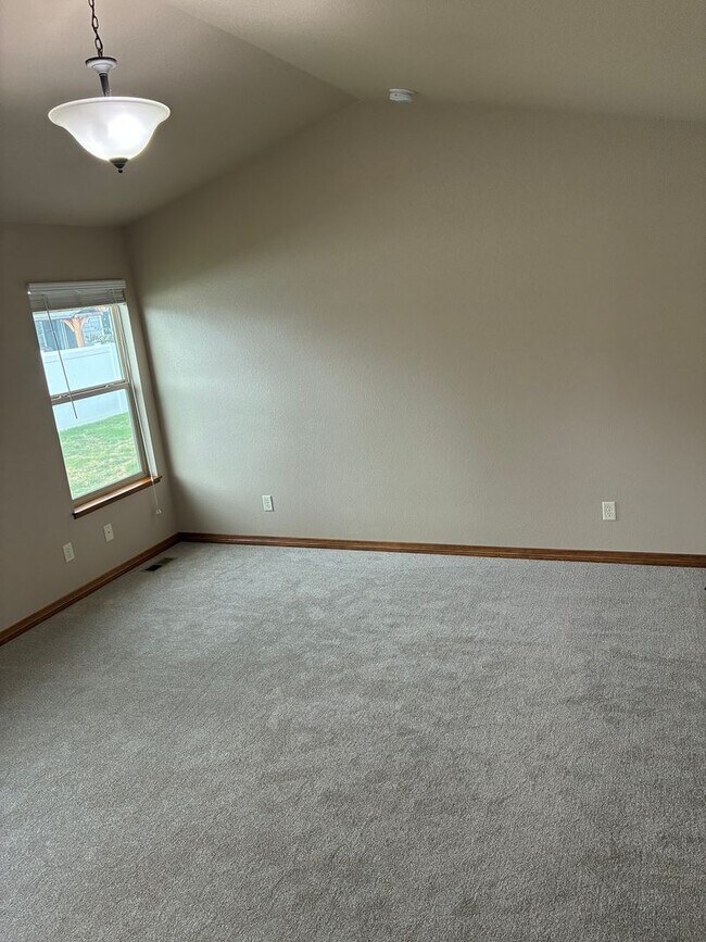 Building Photo - Beautiful 3 bedroom, 2 Bath Ranch with Attached 2 Car Garage and Fenced In Yard-The Meadows in We...