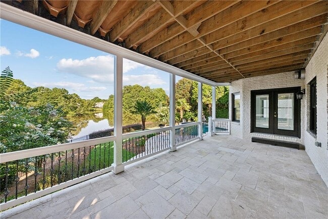 Building Photo - 675 Falls Lake Dr