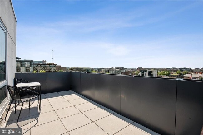 Building Photo - 923 V St NW