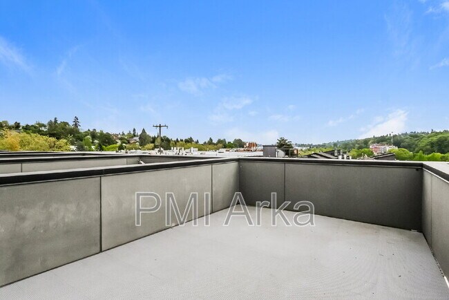 Building Photo - 1919F 25th Ave S