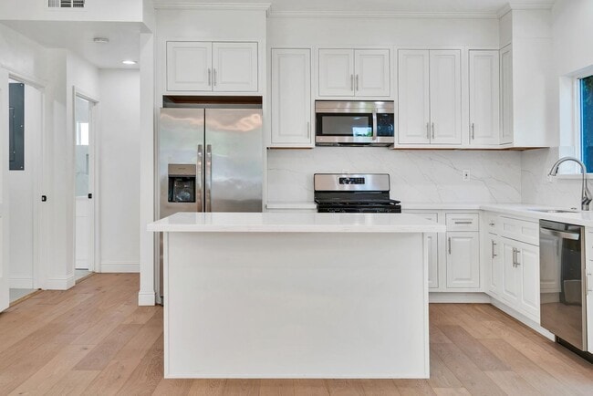 Building Photo - 11338 Barman Ave