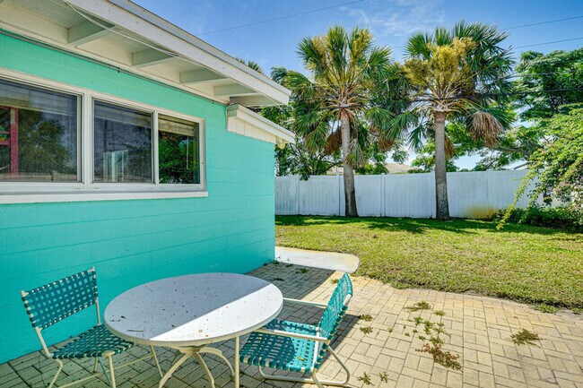 Building Photo - 103 Essex Dr