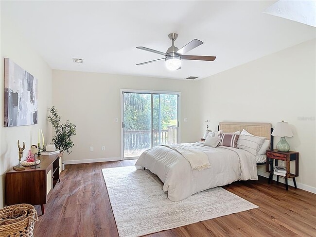 Building Photo - 289 Gull Dr S