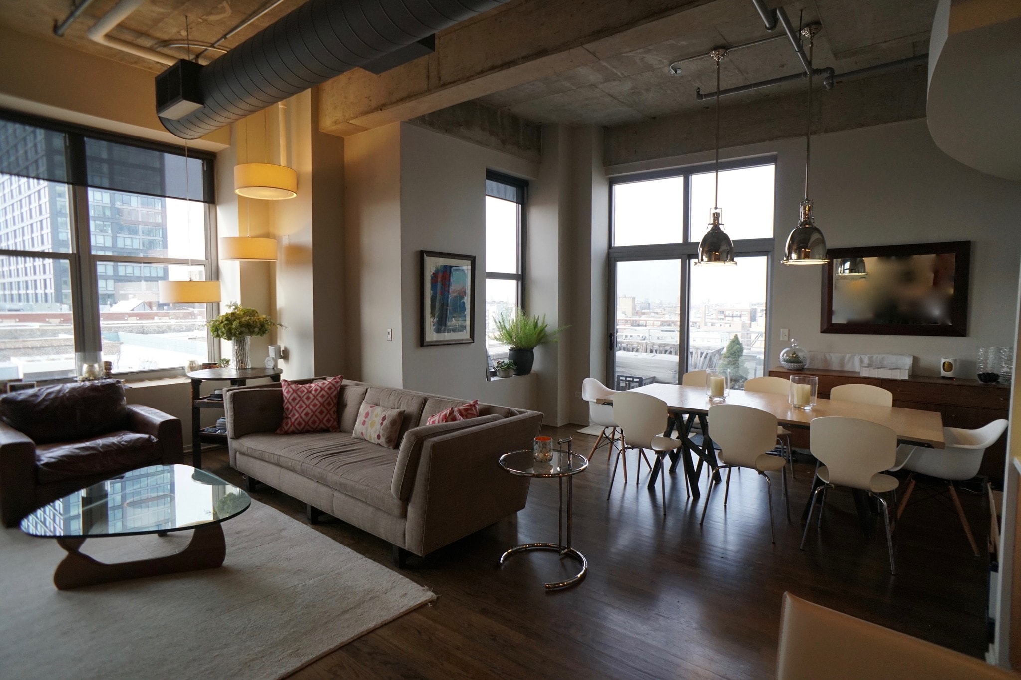 Living/Dining - 933 W Van Buren St