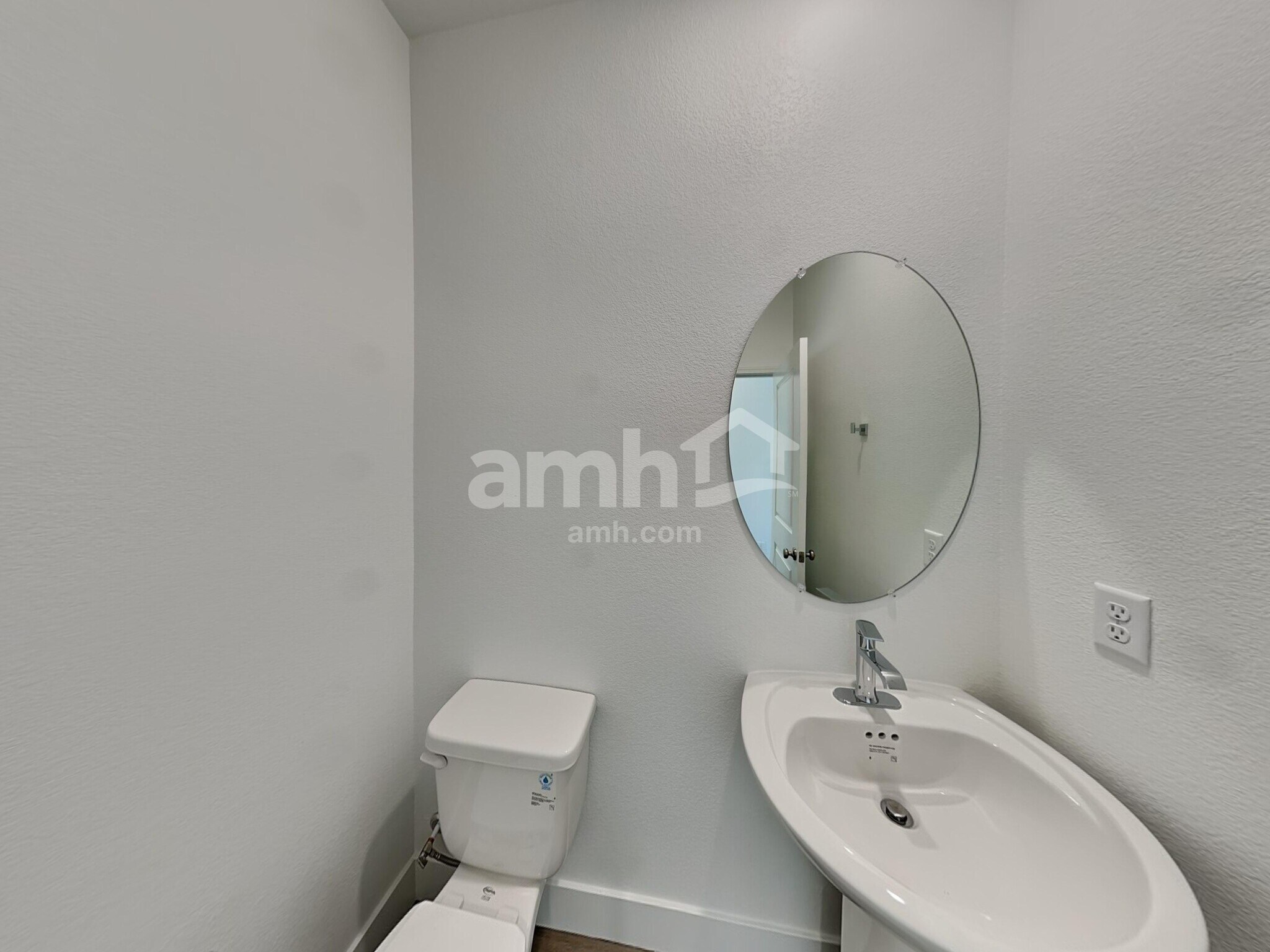 Building Photo - 9513 Harkes Dr