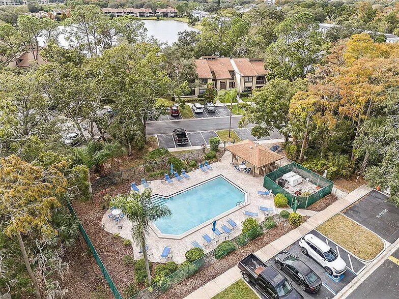 Building Photo - 222 Woodlake Wynde