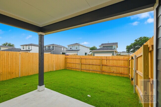 Building Photo - 306 Constanza Trl