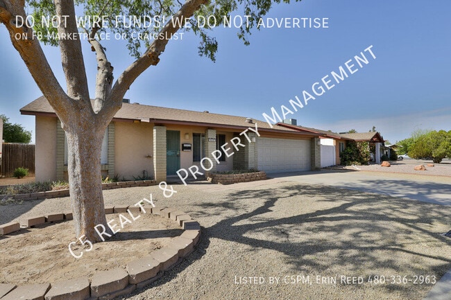 Building Photo - 217 E Fordham Dr