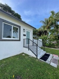 Building Photo - 2856 SW 37th Ave