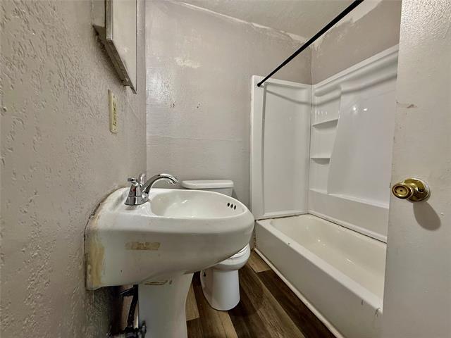 Building Photo - 815 SE 18th St