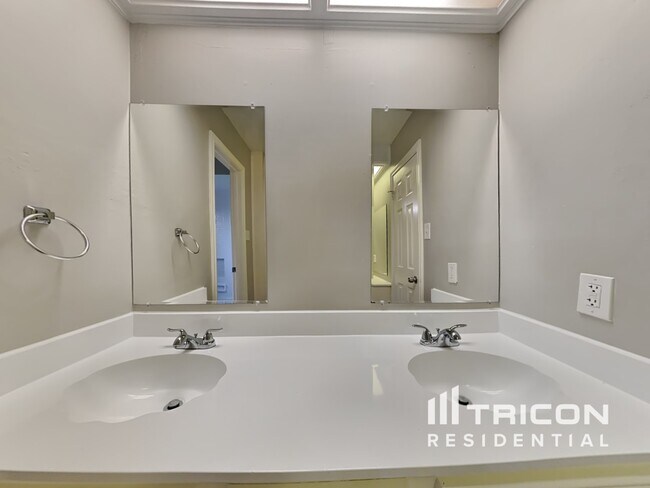 Building Photo - 7315 Rancho Mission Drive Houston TX