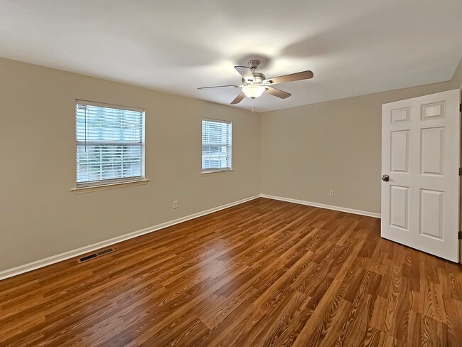 Building Photo - COMING SOON: Beautifully Updated 2/2.5 Townhome Near Truist Park