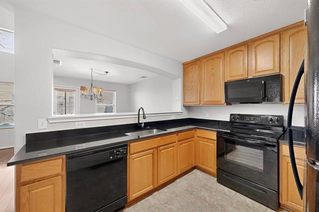 Building Photo - 10276 Darkwood Dr