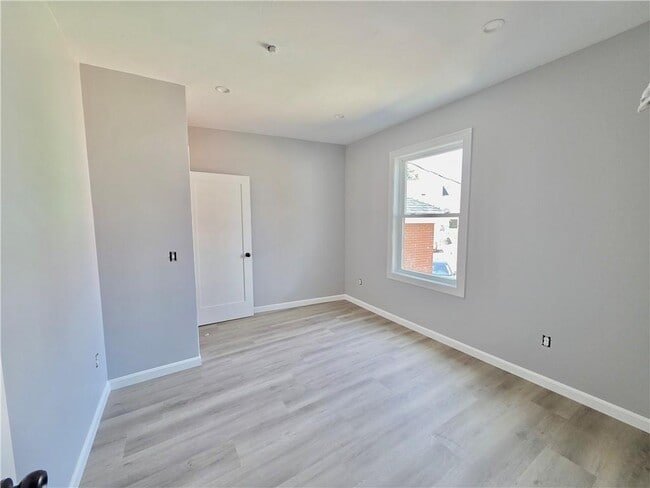 Building Photo - 1965 Smith St