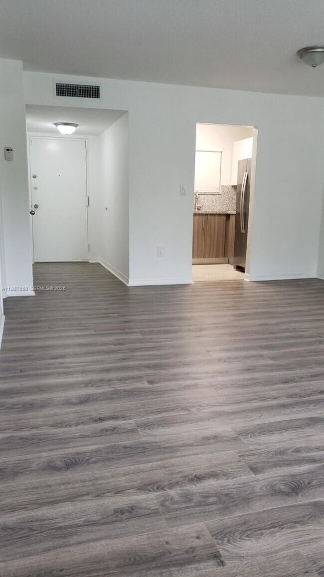 Building Photo - 7470 Miami Lakes Dr