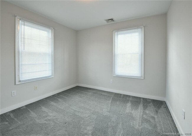 Building Photo - 217 Maple Ave