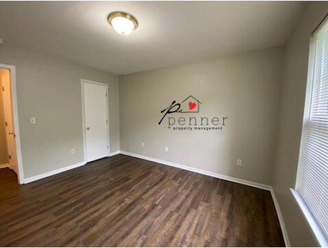 Building Photo - 409 E Benning St