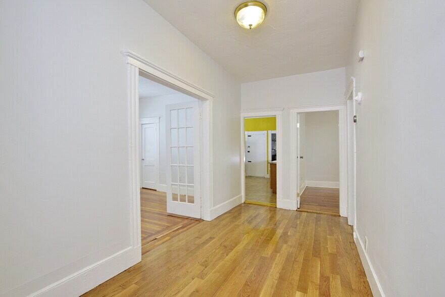 Building Photo - 175 Callender St