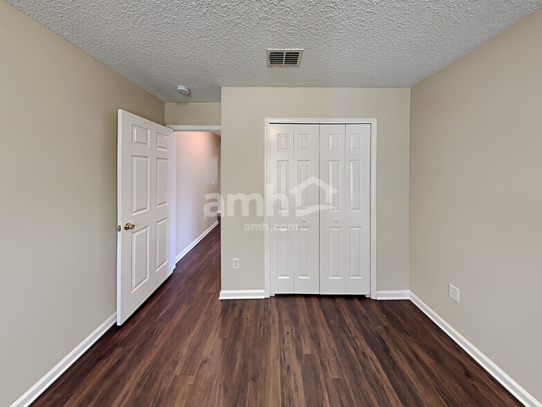 Building Photo - 1621 Merroway Ln