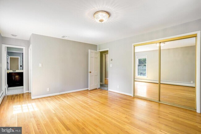Building Photo - 9801 Orchid Cir