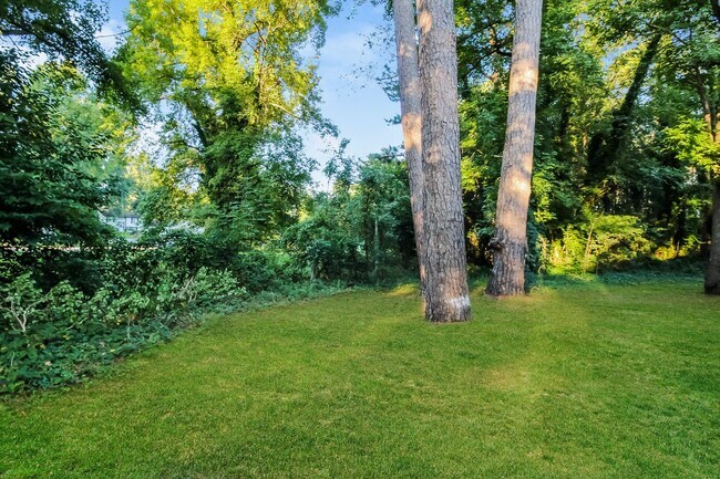 Building Photo - 3004 Windwood Pl