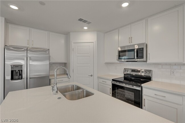 Building Photo - 2124 Abraham Ave