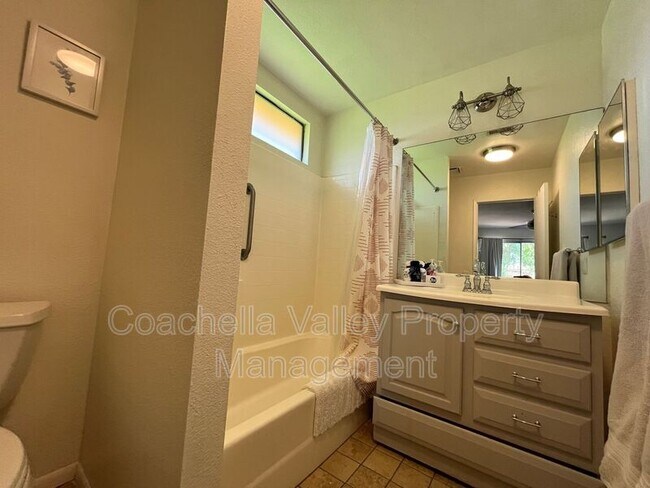 Building Photo - 82135 Bergman Dr
