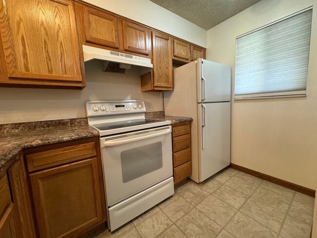 Building Photo - Great Studio Condo
