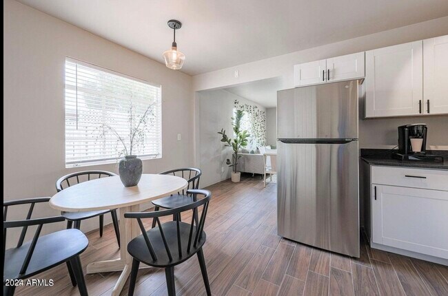 Building Photo - 3611 N 21st Dr