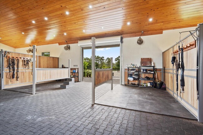 Building Photo - 15691 Sunnyland Ln