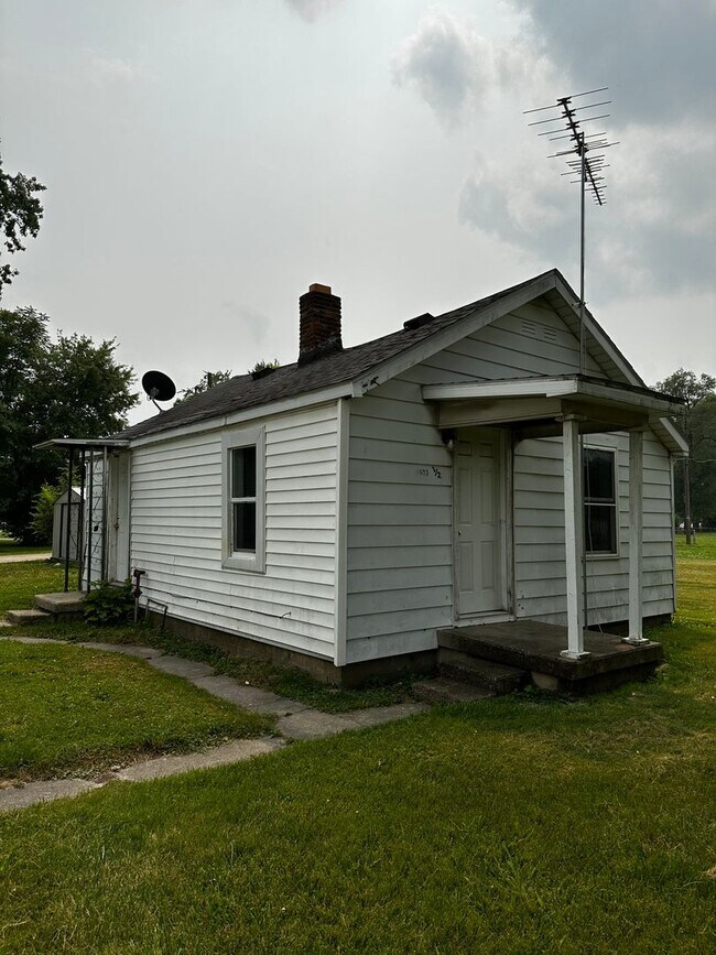 Building Photo - 1503 W 16th St