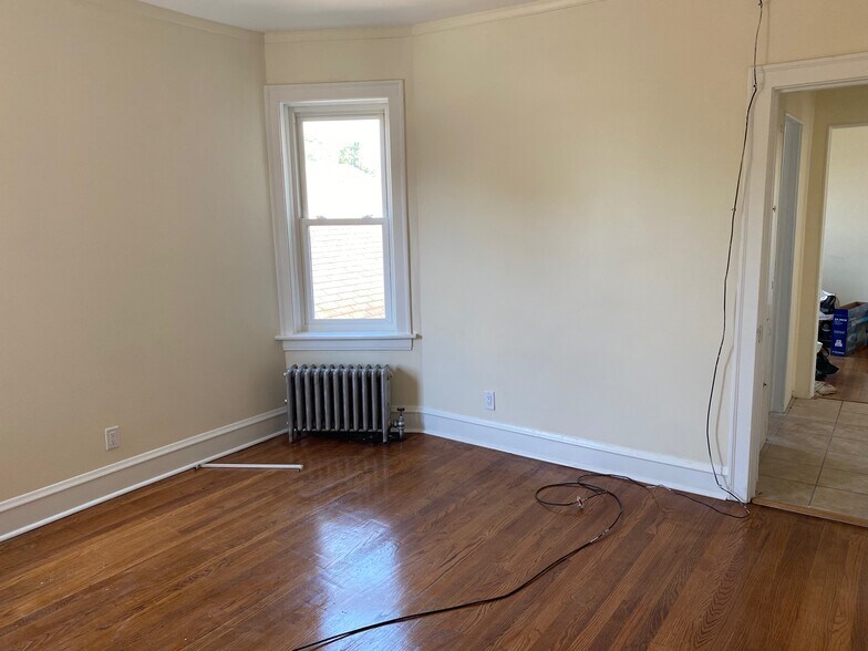 Building Photo - 1744 E 84th Pl