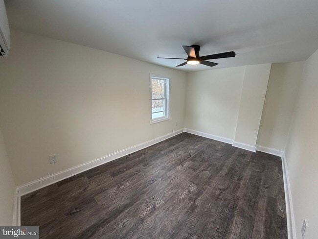 Building Photo - 197 Main St