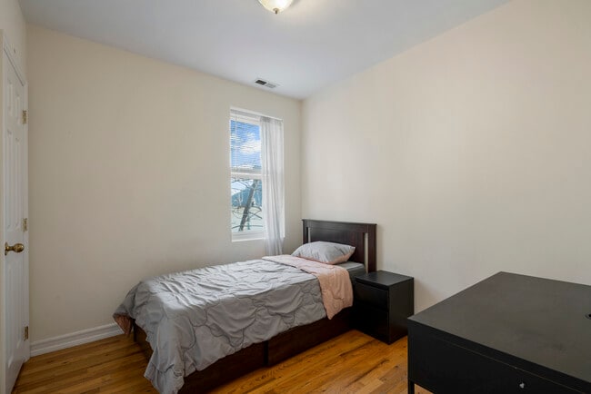 Building Photo - 509 Grade St