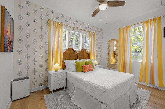 Building Photo - 522 31st St W