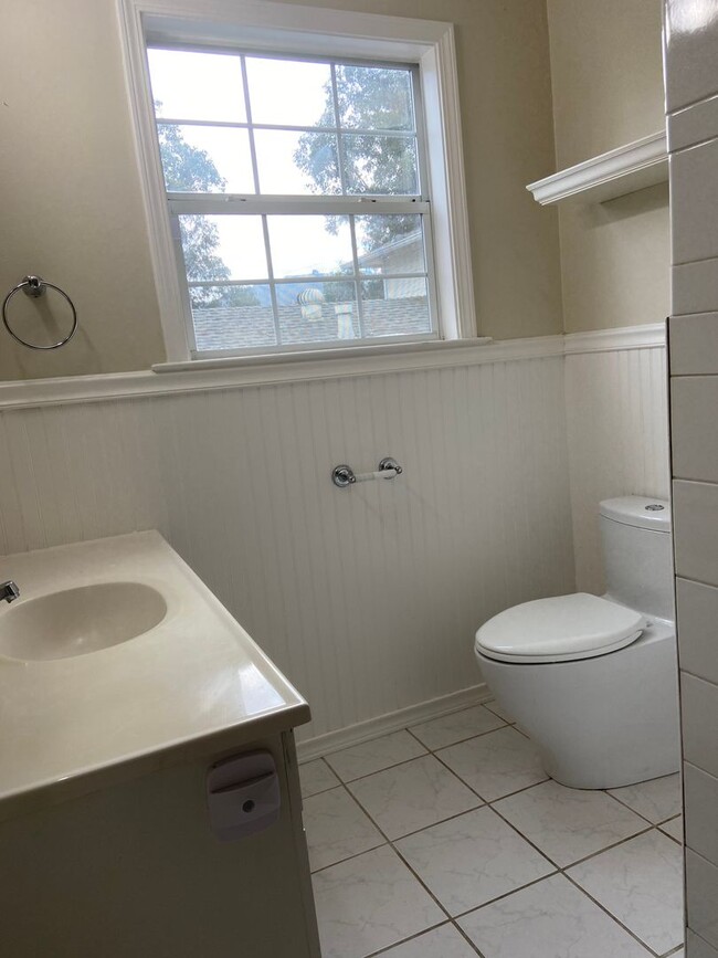 Building Photo - 3 Bed/2Bath Ready to Move In