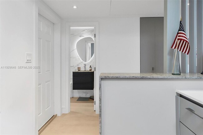 Building Photo - 325 Ocean Dr