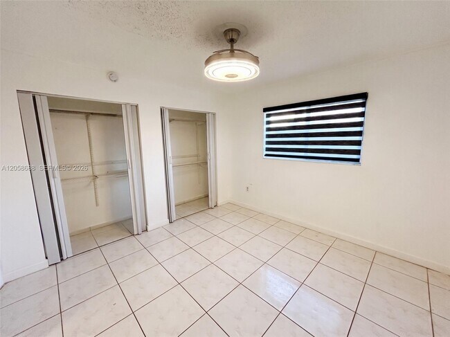 Building Photo - 2925 W 80th St