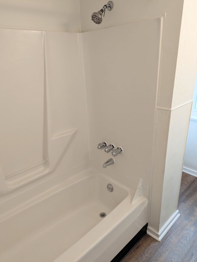 Building Photo - bee1429