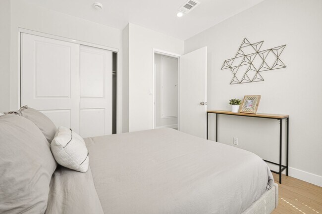 Building Photo - 4141 E Addington Cir
