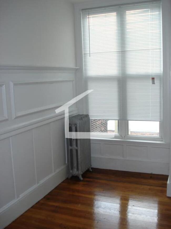 Building Photo - 37 St Lukes Rd