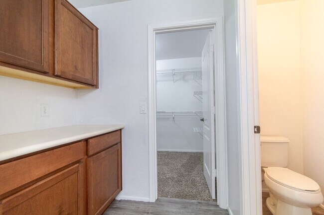 Building Photo - GORGEOUS 3BED 2.5 BATH HOME  NEAR CRIMSON/US60