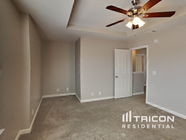 Building Photo - 820 Chickamauga Dr
