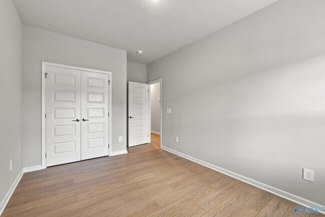 Building Photo - 7211 Holly Creek Dr SE