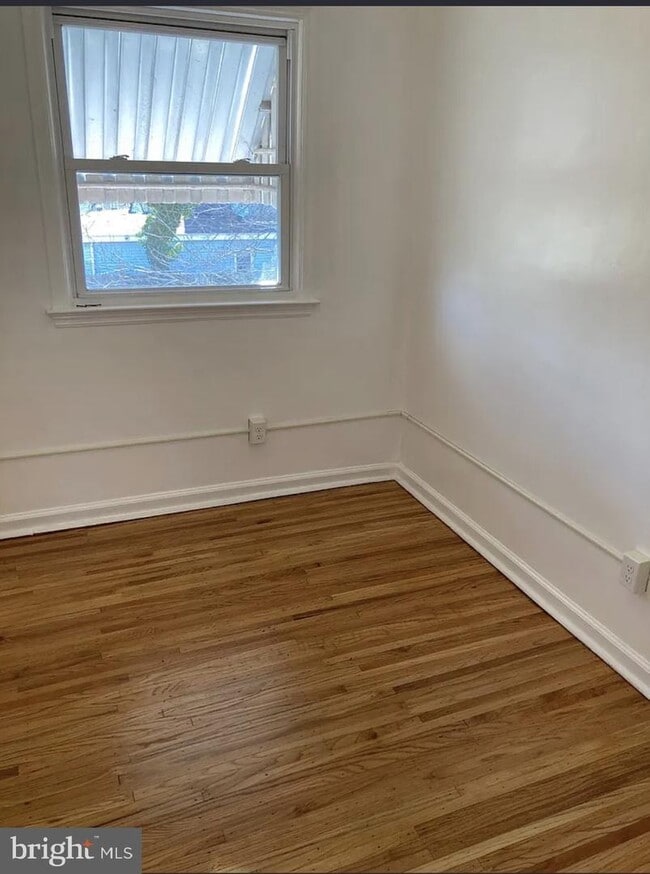 Building Photo - 3208 Mitchell St