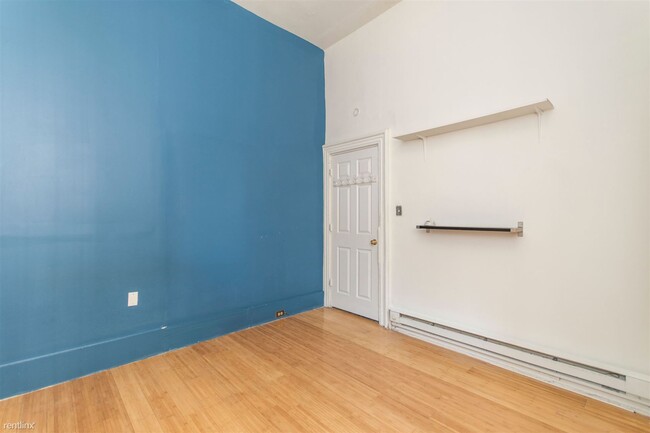 Building Photo - 3 br, 1 bath Triplex - 1603 W OXFORD ST Un...