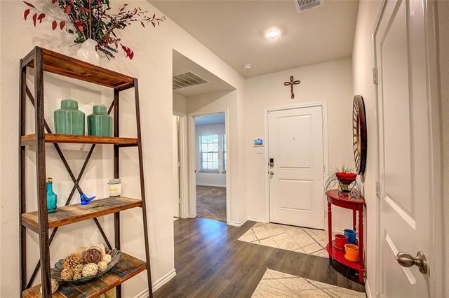 Building Photo - 1004 Basswood Ln